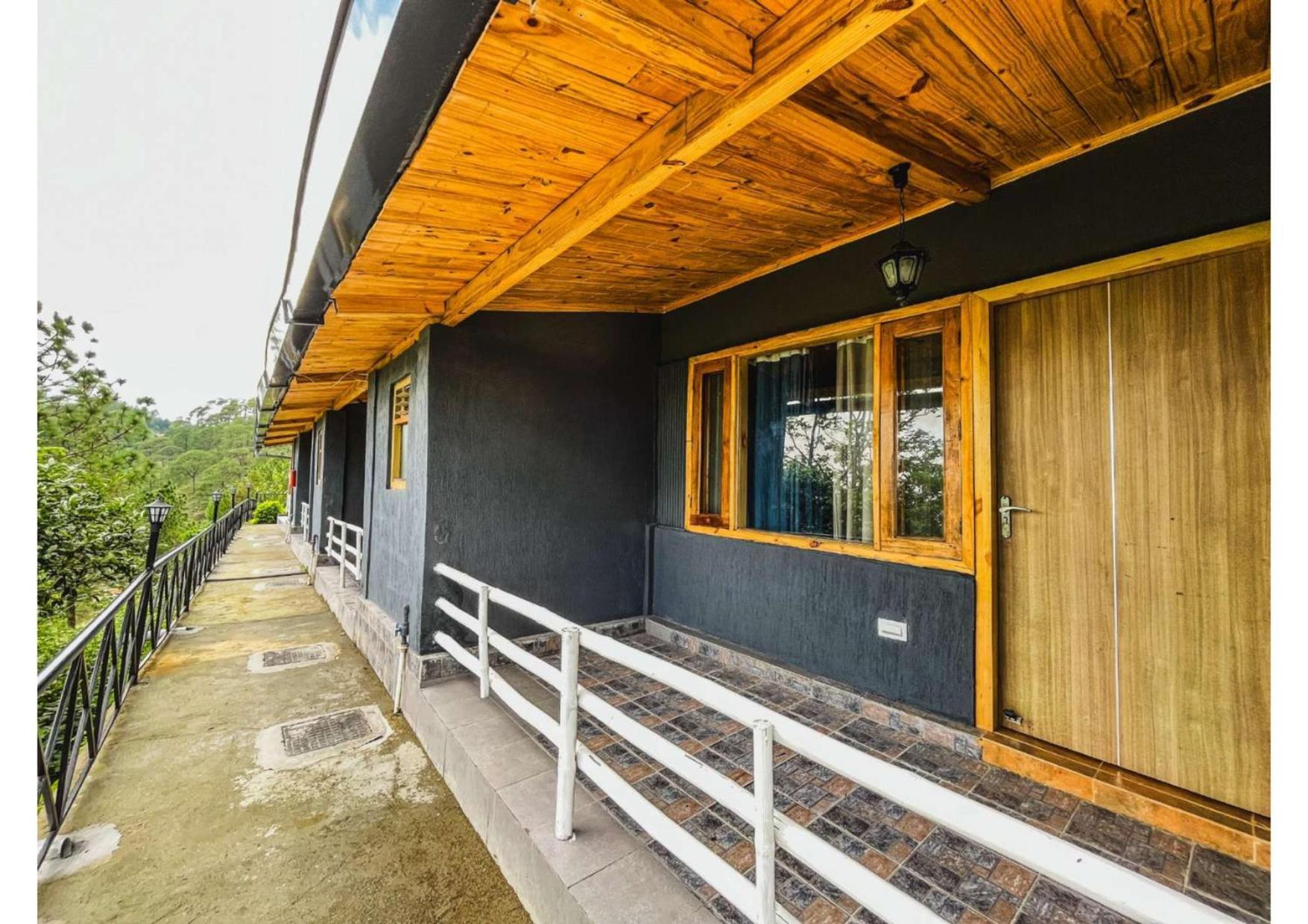 Hotel Stoneshed And Nainital
